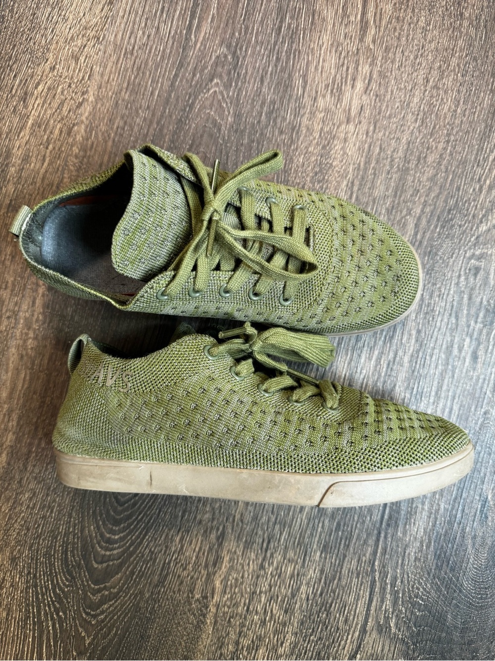 Suavs Women's The Zilker green size 5 women’s